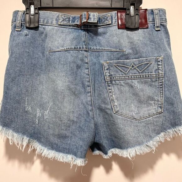 ONE TEASPOON BANDITS DISTRESSED
DENIM SHORTS size 26 - Picture 3 of 5